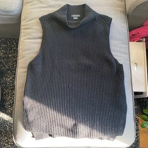 Trouve Sleeveless Turtleneck Sz L